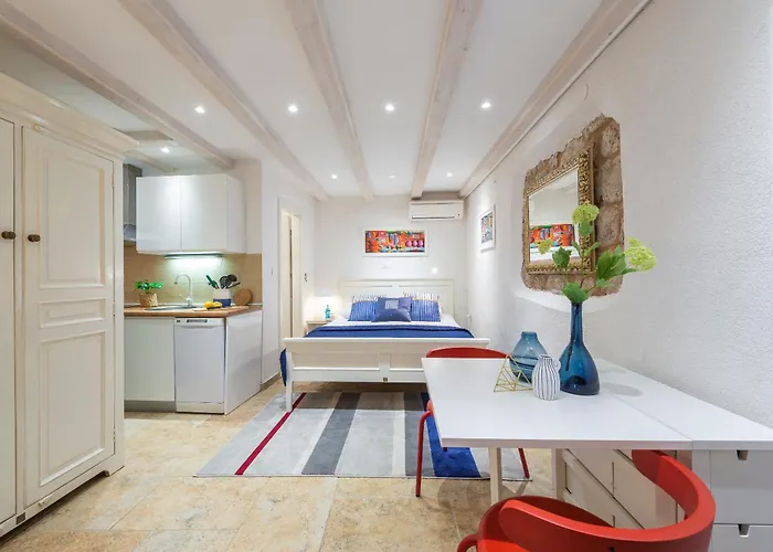 Apartment Neva